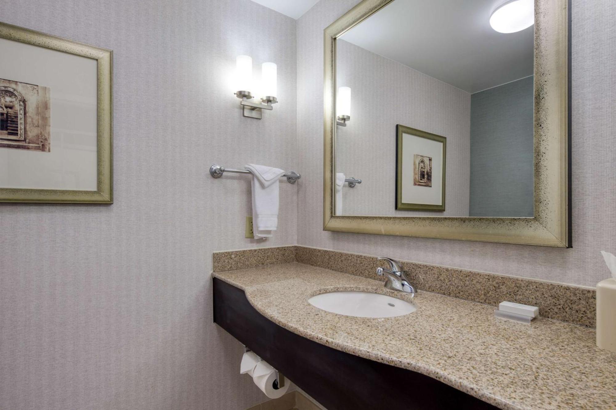 Hilton Garden Inn Durham Southpoint Exterior photo