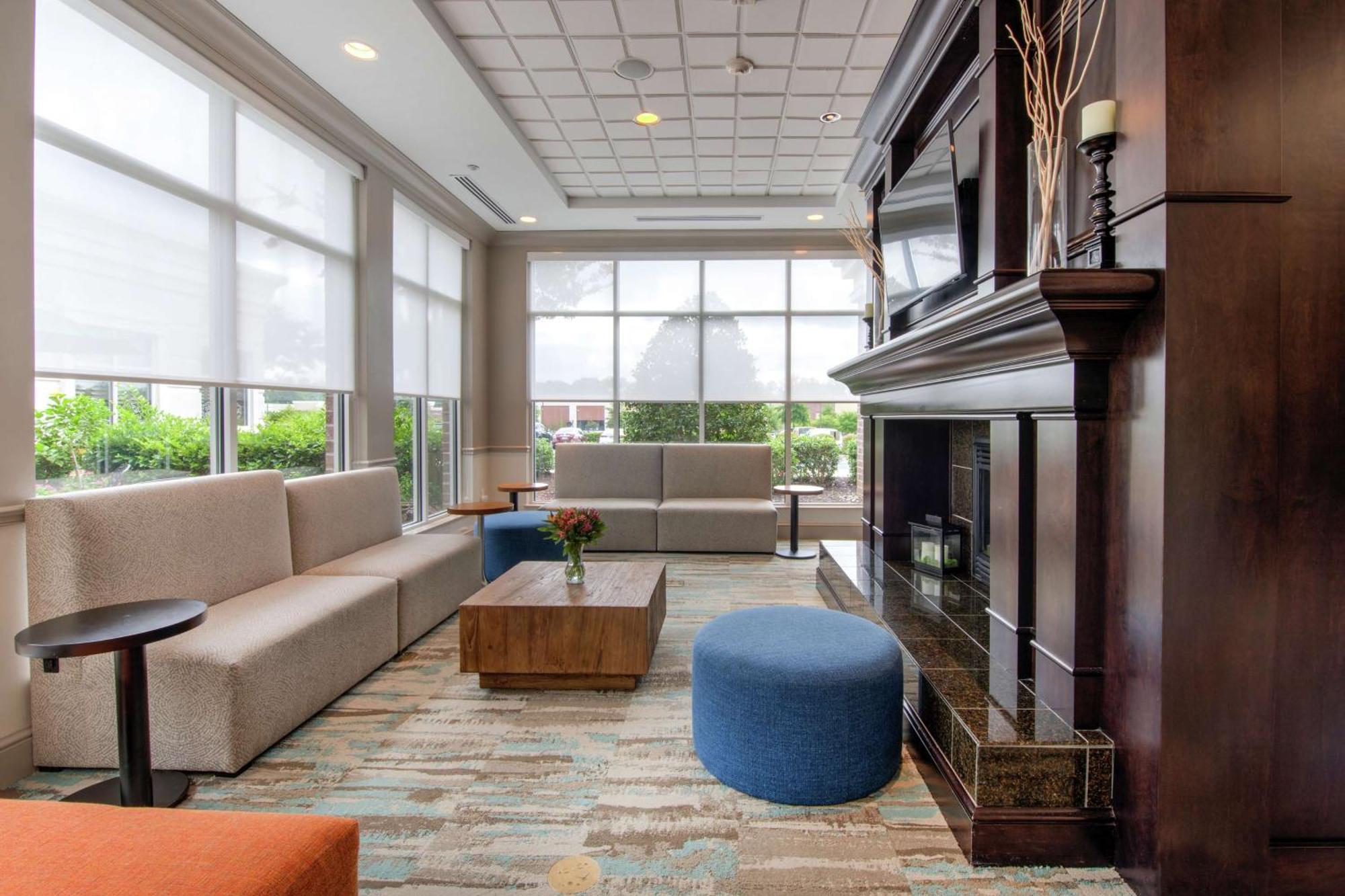 Hilton Garden Inn Durham Southpoint Exterior photo